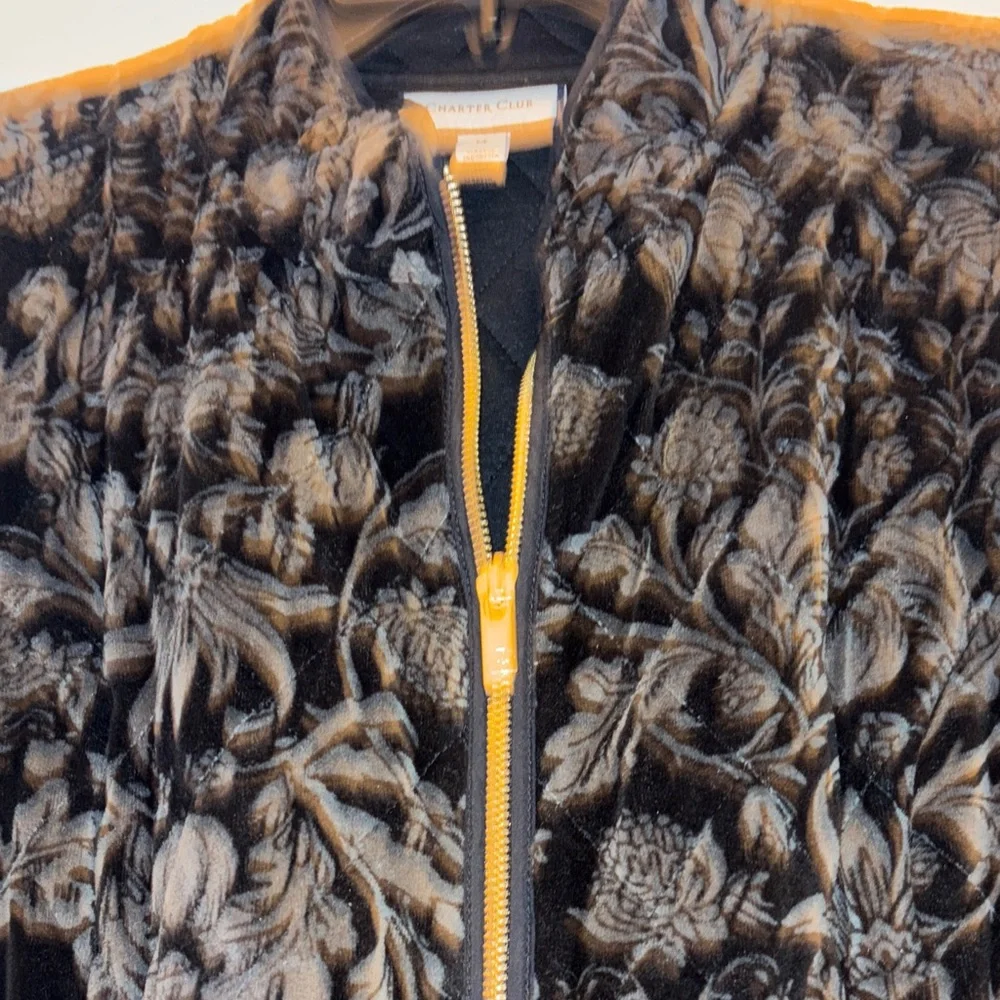 Charter Club Black and Gray Floral Women's Vest - Picture 7 of 10